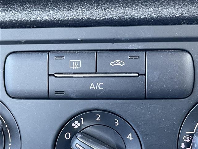 ザ・ビートル デザイン　社外ナビ　地デジＴＶ（ＡＭ／ＦＭ／ＣＤ／ＤＶＤ）　バックカメラ　ドライブレコーダー　コーナーセンサー　リモコンキー　１６インチ純正ＡＷ　フロアマット　電動格納ミラー（18枚目）