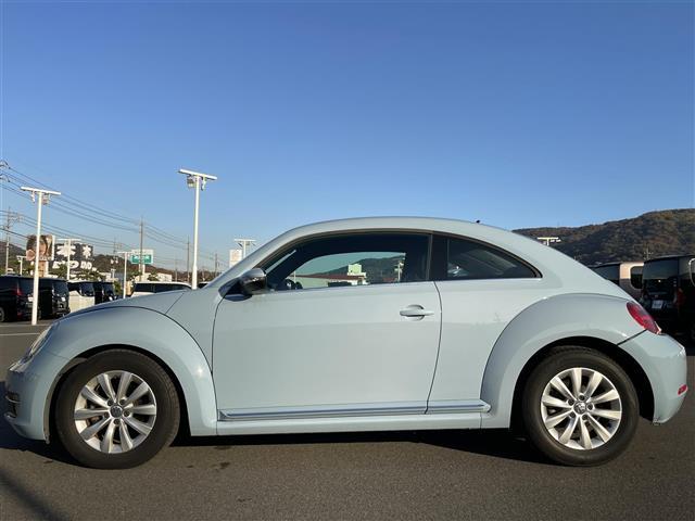 ザ・ビートル デザイン　社外ナビ　地デジＴＶ（ＡＭ／ＦＭ／ＣＤ／ＤＶＤ）　バックカメラ　ドライブレコーダー　コーナーセンサー　リモコンキー　１６インチ純正ＡＷ　フロアマット　電動格納ミラー（36枚目）