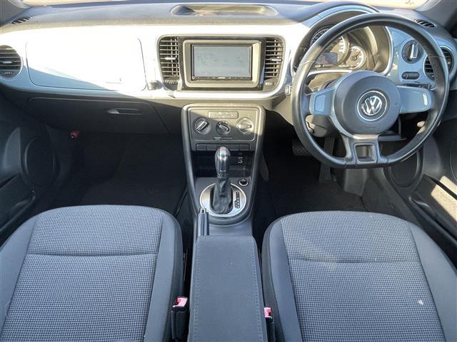 ザ・ビートル デザイン　社外ナビ　地デジＴＶ（ＡＭ／ＦＭ／ＣＤ／ＤＶＤ）　バックカメラ　ドライブレコーダー　コーナーセンサー　リモコンキー　１６インチ純正ＡＷ　フロアマット　電動格納ミラー（42枚目）