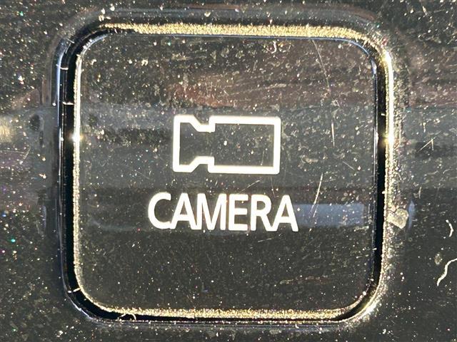 セレナ ハイウェイスター　Ｖセレクション　純正１０インチナビ　純正１１インチフリップダウンモニター　全方位カメラ　両側パワスラ　ＥＴＣ　パーキングアシスト　クルーズコントロール　衝突軽減　アイドリングストップ　１６インチ純正ＡＷ　フロアマット（9枚目）