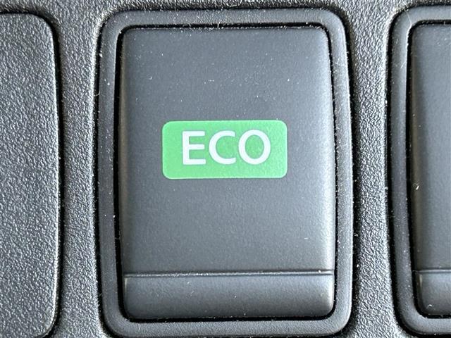 セレナ ハイウェイスター　Ｖセレクション　純正１０インチナビ　純正１１インチフリップダウンモニター　全方位カメラ　両側パワスラ　ＥＴＣ　パーキングアシスト　クルーズコントロール　衝突軽減　アイドリングストップ　１６インチ純正ＡＷ　フロアマット（12枚目）