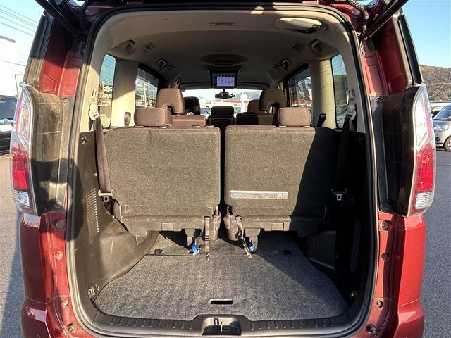 セレナ ハイウェイスター　Ｖセレクション　純正１０インチナビ　純正１１インチフリップダウンモニター　全方位カメラ　両側パワスラ　ＥＴＣ　パーキングアシスト　クルーズコントロール　衝突軽減　アイドリングストップ　１６インチ純正ＡＷ　フロアマット（29枚目）