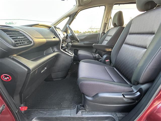 セレナ ハイウェイスター　Ｖセレクション　純正１０インチナビ　純正１１インチフリップダウンモニター　全方位カメラ　両側パワスラ　ＥＴＣ　パーキングアシスト　クルーズコントロール　衝突軽減　アイドリングストップ　１６インチ純正ＡＷ　フロアマット（32枚目）