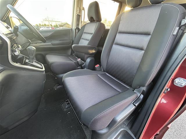 セレナ ハイウェイスター　Ｖセレクション　純正１０インチナビ　純正１１インチフリップダウンモニター　全方位カメラ　両側パワスラ　ＥＴＣ　パーキングアシスト　クルーズコントロール　衝突軽減　アイドリングストップ　１６インチ純正ＡＷ　フロアマット（33枚目）