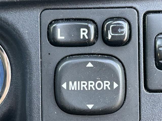 アクア Ｇ　純正ナビ　バックカメラ　ＥＴＣ　ヘッドライトレベライザー　アイドリングストップ　電動格納ミラー　シートヒーター　オートライト　純正フロアマット　プッシュスタート　スマートキー（9枚目）