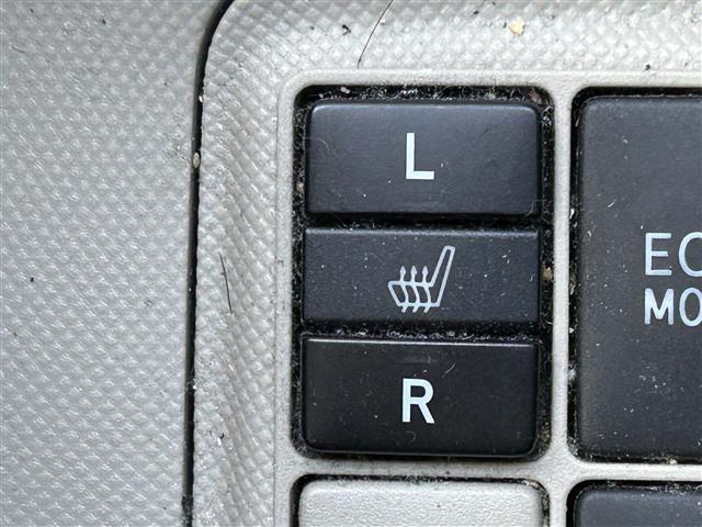 アクア Ｇ　純正ナビ　バックカメラ　ＥＴＣ　ヘッドライトレベライザー　アイドリングストップ　電動格納ミラー　シートヒーター　オートライト　純正フロアマット　プッシュスタート　スマートキー（11枚目）