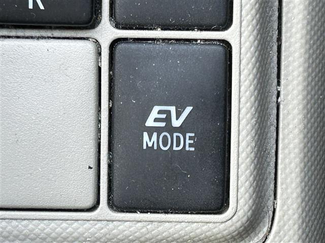 アクア Ｇ　純正ナビ　バックカメラ　ＥＴＣ　ヘッドライトレベライザー　アイドリングストップ　電動格納ミラー　シートヒーター　オートライト　純正フロアマット　プッシュスタート　スマートキー（12枚目）