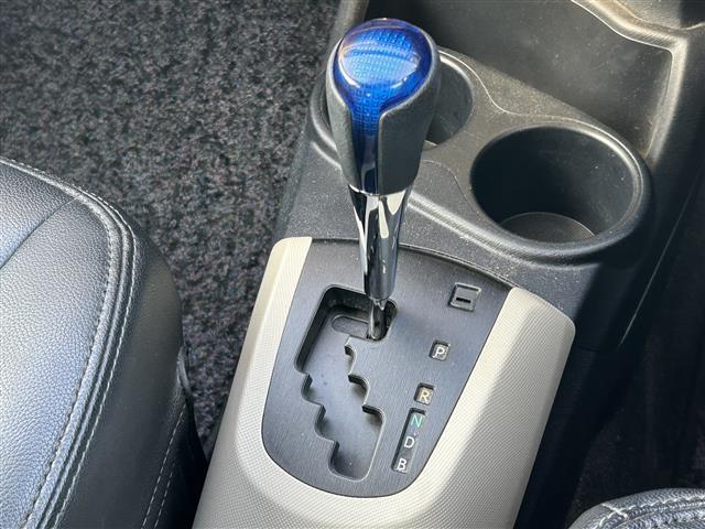 アクア Ｇ　純正ナビ　バックカメラ　ＥＴＣ　ヘッドライトレベライザー　アイドリングストップ　電動格納ミラー　シートヒーター　オートライト　純正フロアマット　プッシュスタート　スマートキー（20枚目）