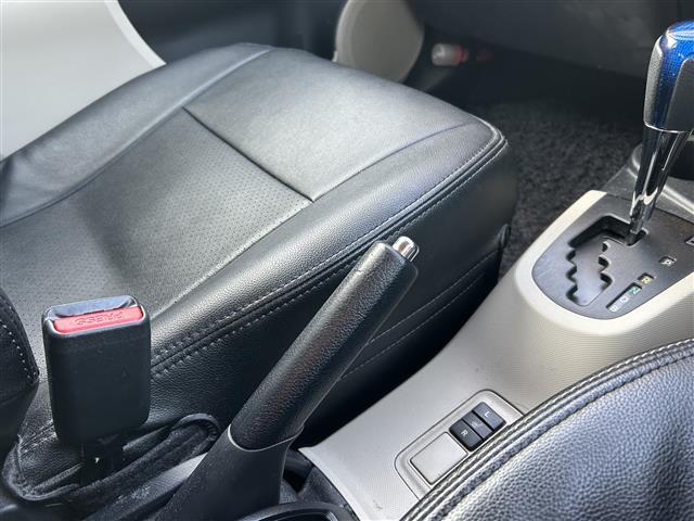 アクア Ｇ　純正ナビ　バックカメラ　ＥＴＣ　ヘッドライトレベライザー　アイドリングストップ　電動格納ミラー　シートヒーター　オートライト　純正フロアマット　プッシュスタート　スマートキー（22枚目）