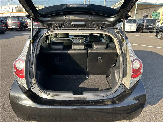 アクア Ｇ　純正ナビ　バックカメラ　ＥＴＣ　ヘッドライトレベライザー　アイドリングストップ　電動格納ミラー　シートヒーター　オートライト　純正フロアマット　プッシュスタート　スマートキー（28枚目）