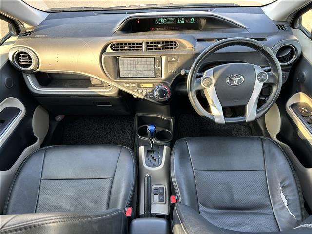 アクア Ｇ　純正ナビ　バックカメラ　ＥＴＣ　ヘッドライトレベライザー　アイドリングストップ　電動格納ミラー　シートヒーター　オートライト　純正フロアマット　プッシュスタート　スマートキー（42枚目）