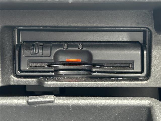 セレナ ハイウェイスター　純正１０インチナビ　純正１１インチフリップダウンモニター　全方位カメラ　両側パワスラ　ドラレコ　ＥＴＣ　デジタルインナーミラー　プロパイロット　レーダークルーズコントロール　電子パーキング（21枚目）