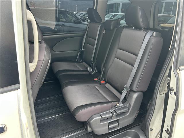 セレナ ハイウェイスター　純正１０インチナビ　純正１１インチフリップダウンモニター　全方位カメラ　両側パワスラ　ドラレコ　ＥＴＣ　デジタルインナーミラー　プロパイロット　レーダークルーズコントロール　電子パーキング（31枚目）