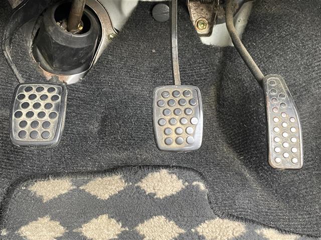 ミラジーノ ジーノ　禁煙車　５速ＭＴ　社外オーディオ　ＥＴＣ　ブラウンウッドインテリア　ウッドコンピステアリング　ハーフレザーシート　電動格納ミラー　メカニカルキー　スペアキー　純正ホイールカバー　取扱説明書　保証書（19枚目）