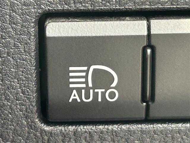 ＮＸ ＮＸ３００ｈ　Ｆスポーツ　登録時走行距離８７３２６ｋｍ　純正１０．３インチナビ（ＡＭ／ＦＭ／ＣＤ／ＤＶＤ／ＢＴ／ＴＶ）　バックカメラ　黒革シート　Ｄ／Ｎ席シートヒーター　Ｄ／Ｎ席ベンチレーション　Ｄ／Ｎ席パワーシート　ＢＳＭ（8枚目）