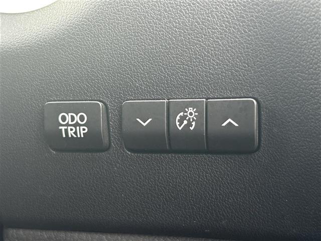 ＮＸ ＮＸ３００ｈ　Ｆスポーツ　登録時走行距離８７３２６ｋｍ　純正１０．３インチナビ（ＡＭ／ＦＭ／ＣＤ／ＤＶＤ／ＢＴ／ＴＶ）　バックカメラ　黒革シート　Ｄ／Ｎ席シートヒーター　Ｄ／Ｎ席ベンチレーション　Ｄ／Ｎ席パワーシート　ＢＳＭ（14枚目）