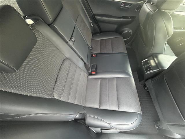 ＮＸ ＮＸ３００ｈ　Ｆスポーツ　登録時走行距離８７３２６ｋｍ　純正１０．３インチナビ（ＡＭ／ＦＭ／ＣＤ／ＤＶＤ／ＢＴ／ＴＶ）　バックカメラ　黒革シート　Ｄ／Ｎ席シートヒーター　Ｄ／Ｎ席ベンチレーション　Ｄ／Ｎ席パワーシート　ＢＳＭ（32枚目）