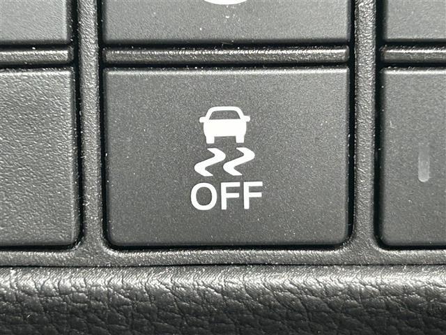 ヴェゼル ｅ：ＨＥＶ　Ｚ　純正９インチナビ（ＡＭ／ＦＭ／ＣａｒＰｌａｙ／ＴＶ／ＢＴ）　バックカメラ　ハーフレザーシート　Ｄ／Ｎ席シートヒーター　ホンダセンシング　衝突軽減ブレーキ　アダプティブクルーズコントロール　ＢＳＭ（9枚目）