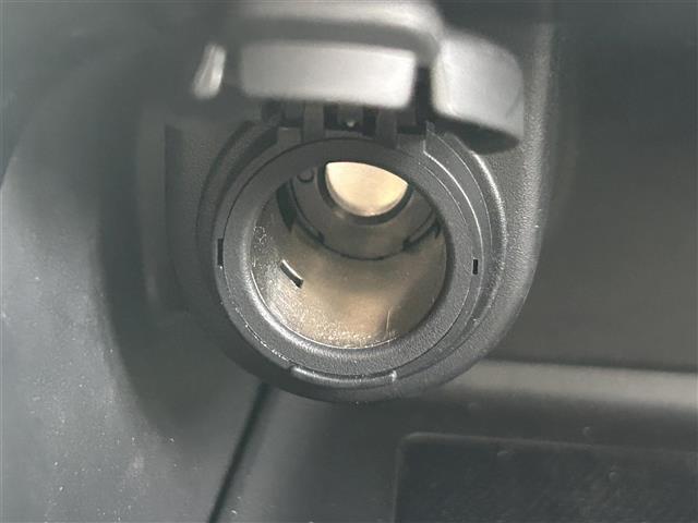 ヴェゼル ｅ：ＨＥＶ　Ｚ　純正９インチナビ（ＡＭ／ＦＭ／ＣａｒＰｌａｙ／ＴＶ／ＢＴ）　バックカメラ　ハーフレザーシート　Ｄ／Ｎ席シートヒーター　ホンダセンシング　衝突軽減ブレーキ　アダプティブクルーズコントロール　ＢＳＭ（20枚目）