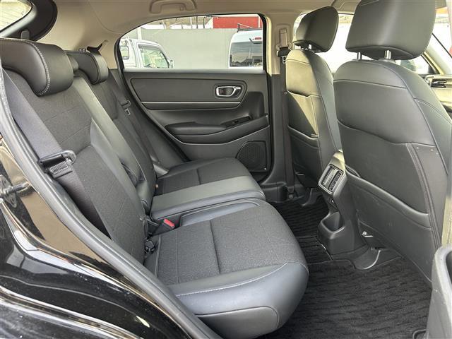 ヴェゼル ｅ：ＨＥＶ　Ｚ　純正９インチナビ（ＡＭ／ＦＭ／ＣａｒＰｌａｙ／ＴＶ／ＢＴ）　バックカメラ　ハーフレザーシート　Ｄ／Ｎ席シートヒーター　ホンダセンシング　衝突軽減ブレーキ　アダプティブクルーズコントロール　ＢＳＭ（29枚目）