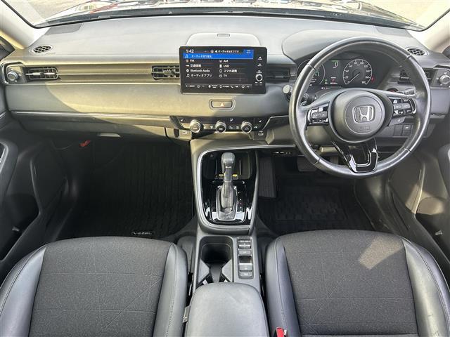 ヴェゼル ｅ：ＨＥＶ　Ｚ　純正９インチナビ（ＡＭ／ＦＭ／ＣａｒＰｌａｙ／ＴＶ／ＢＴ）　バックカメラ　ハーフレザーシート　Ｄ／Ｎ席シートヒーター　ホンダセンシング　衝突軽減ブレーキ　アダプティブクルーズコントロール　ＢＳＭ（42枚目）