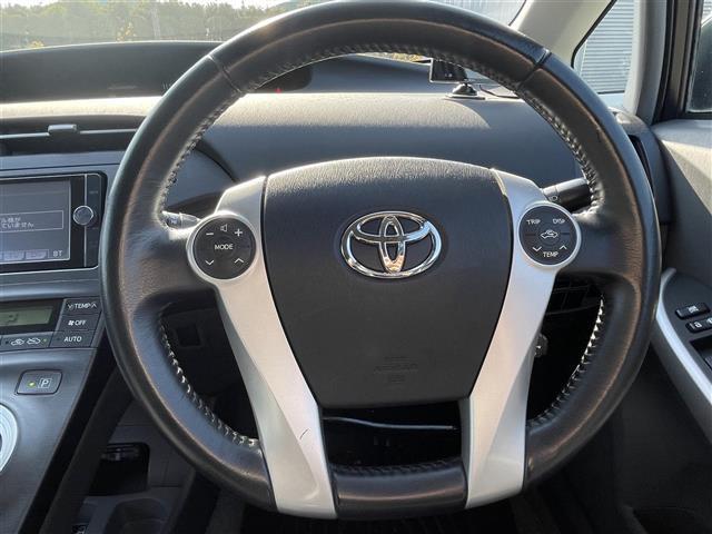 プリウス G TOMSエアロ サンルーフ 純正ナビ バックカメラ ETC クルーズコントロール オートライト プッシュスタート スマートキー レーダー探知機 純正フロアマット 17インチ純正AW(11枚目)