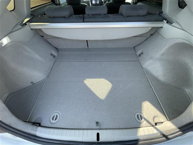 プリウス G TOMSエアロ サンルーフ 純正ナビ バックカメラ ETC クルーズコントロール オートライト プッシュスタート スマートキー レーダー探知機 純正フロアマット 17インチ純正AW(28枚目)