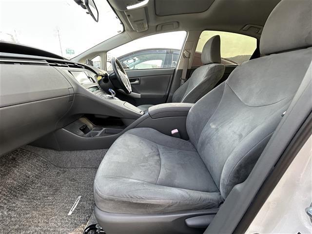 プリウス G TOMSエアロ サンルーフ 純正ナビ バックカメラ ETC クルーズコントロール オートライト プッシュスタート スマートキー レーダー探知機 純正フロアマット 17インチ純正AW(31枚目)