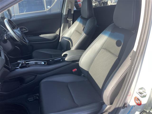 ヴェゼル ハイブリッドZ・ホンダセンシング 純正ナビ バックカメラ ホンダセンシング 衝突軽減ブレーキ 誤発進抑制機能 歩行者事故低減ステアリング 先行発進お知らせ機能 追従クルコン 車線維持支援システム 路外逸脱制御機能 標識認識機能(32枚目)