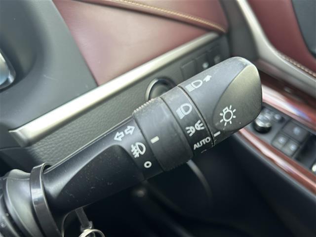 ハリアー プレミアム 純正9インチナビ バックカメラ ETC トヨタセーフティセンス クルーズコントロール オートマチックハイビーム アイドリングストップ 18インチ純正AW 純正フロアマット ハーフレザーシート(15枚目)