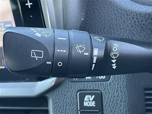 ヴォクシー ハイブリッドＺＳ　煌ＩＩ　禁煙車　フリップダウンモニター　ＡＬＰＩＮＥナビ　バックカメラ　両側パワスラ　Ｂｌｕｅｔｏｏｔｈ　フルセグＴＶ　ＥＴＣ　温シート　衝突軽減　レーンアシスト　クルコン　ＬＥＤヘッドライト　スマートキー（16枚目）