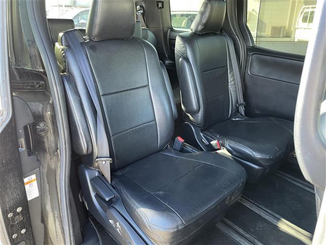 ヴォクシー ハイブリッドＺＳ　煌ＩＩ　禁煙車　フリップダウンモニター　ＡＬＰＩＮＥナビ　バックカメラ　両側パワスラ　Ｂｌｕｅｔｏｏｔｈ　フルセグＴＶ　ＥＴＣ　温シート　衝突軽減　レーンアシスト　クルコン　ＬＥＤヘッドライト　スマートキー（26枚目）