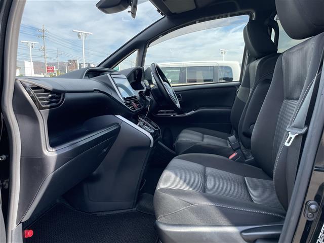 ヴォクシー ＺＳ　煌ＩＩ　禁煙車　純正９インチナビ　バックカメラ　両側パワスラ　クルコン　衝突軽減　レーンアシスト　Ｂｌｕｅｔｏｏｔｈ　フルセグＴＶ　ＬＥＤヘッドライト　オートマチックハイビーム　純正ＡＷ　保証書　取説（32枚目）