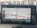 ヴェゼル ｅ：ＨＥＶ　Ｚ　純正９インチナビ（ＡＭ／ＦＭ／ＣａｒＰｌａｙ／ＴＶ／ＢＴ）　バックカメラ　ハーフレザーシート　Ｄ／Ｎ席シートヒーター　ホンダセンシング　衝突軽減ブレーキ　アダプティブクルーズコントロール　ＢＳＭ（4枚目）