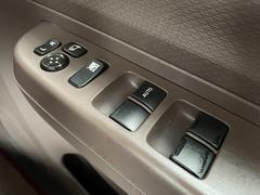 【オートエアコン】車内温度を感知して自動で温度調整をしてくれるのでいつでも快適な車内空間を創り上げます！ 5