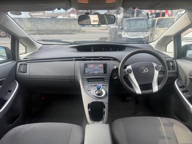 プリウス Ｌ　ＮＯ．７４９　プリウス　Ｌ　純正ナビ／ＴＶ／ＥＴＣ／スマートキー／禁煙車（12枚目）