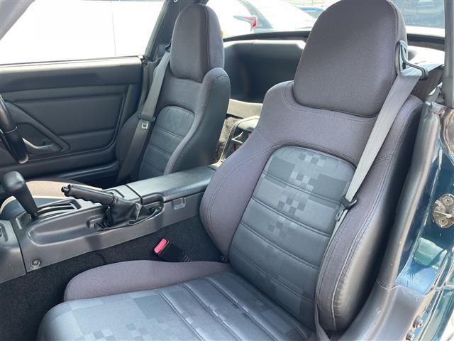 カプチーノ ベースグレード JVCカーオーディオ 保管用カバー付きハードトップルーフ インタークーラーターボ ターボタイマー 純正フロアマット スペアキー シガーソケット パワーウィンドウ 保証書 取扱説明書(13枚目)