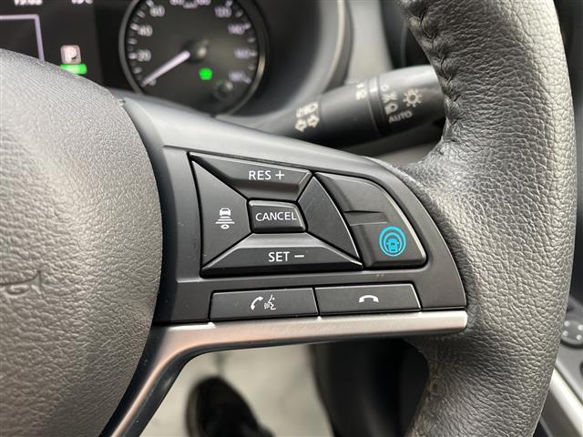 キックス Ｘ　プロパイロット　全方位カメラ　クルコン　純正９インチナビ　Ｂｌｕｅｔｏｏｔｈ　フルセグ　デジタルルームミラー　ドラレコ　ＥＴＣ　ルーフレール　コーナーセンサー　純正アルミ　スマートキー（11枚目）