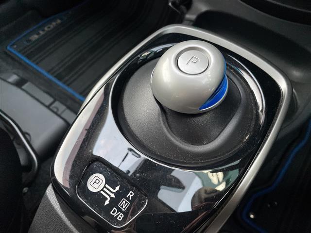 ノート e-パワー X 純正SDナビ フルセグTV 全方位カメラ ETC 前後ドライブレコーダー 前後コーナーセンサー SUPER CAT(SCRX-R203)レーダー 純正アルミホイール 純正フロアマット スマートキー(22枚目)