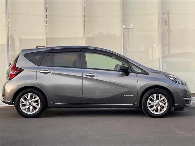 ノート e-パワー X 純正SDナビ フルセグTV 全方位カメラ ETC 前後ドライブレコーダー 前後コーナーセンサー SUPER CAT(SCRX-R203)レーダー 純正アルミホイール 純正フロアマット スマートキー(36枚目)