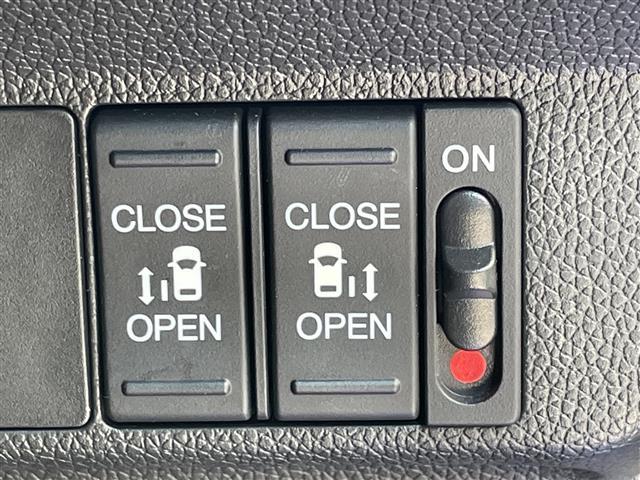 フリードハイブリッド ハイブリッド・G 純正SDナビ ワンセグTV 両側パワースライドドア バックカメラ レーダークルーズコントロール 前後ドライブレコーダー コーナーセンサー ビルトインETC 前席シートヒーター 純正アルミホイール(6枚目)