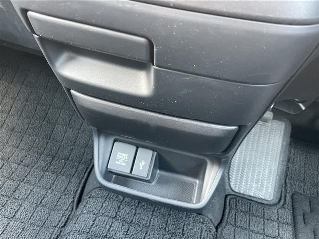 フリードハイブリッド ハイブリッド・G 純正SDナビ ワンセグTV 両側パワースライドドア バックカメラ レーダークルーズコントロール 前後ドライブレコーダー コーナーセンサー ビルトインETC 前席シートヒーター 純正アルミホイール(8枚目)