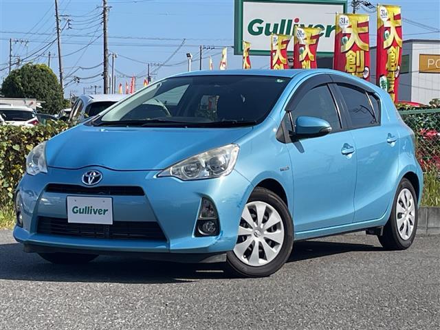 アクア S 純正SDナビ フルセグTV バックカメラ 前席シートヒーター 純正フロアマット フロントフォグランプ ドアバイザー スマートキー プッシュスタート オートライト キセノンヘッドライト 横滑り防止機能(6枚目)