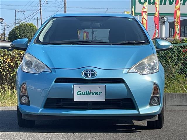 アクア S 純正SDナビ フルセグTV バックカメラ 前席シートヒーター 純正フロアマット フロントフォグランプ ドアバイザー スマートキー プッシュスタート オートライト キセノンヘッドライト 横滑り防止機能(7枚目)