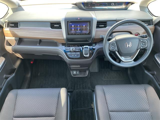 フリードハイブリッド ハイブリッド・Ｇホンダセンシング　純正ＳＤナビ　ワンセグＴＶ　両側パワースライドドア　バックカメラ　クルーズコントロール　前席シートヒーター　コーナーセンサー　純正ドライブレコーダー　ビルトインＥＴＣ　純正フロアマット（2枚目）