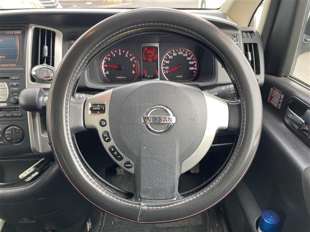 セレナ ハイウェイスター 純正HDDナビ 両側パワースライドドア 後席モニター バックカメラ ビルドインETC キセノンヘッドライト フォグライト ドアバイザー 純正アルミホイール 純正フロアマット スマートキー スペアキー(3枚目)