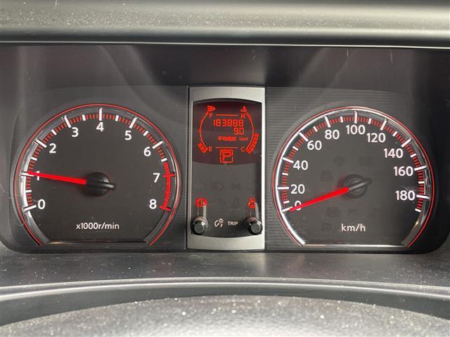 セレナ ハイウェイスター 純正HDDナビ 両側パワースライドドア 後席モニター バックカメラ ビルドインETC キセノンヘッドライト フォグライト ドアバイザー 純正アルミホイール 純正フロアマット スマートキー スペアキー(4枚目)