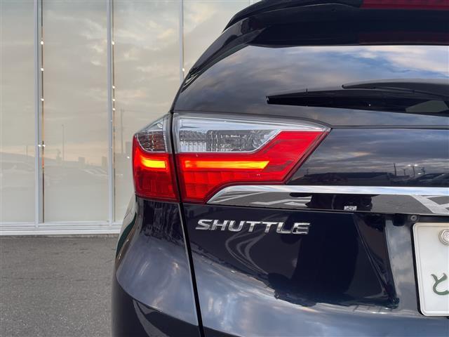 シャトル ハイブリッドX ホンダセンシング 純正ナビ 追従クルーズコントロール バックカメラ シートヒーター ビルドインETC ドライブレコーダー LEDヘッドライト フォグライト オートライト スマートキー スペアキー 純正アルミホイール(33枚目)