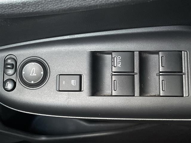 シャトル ハイブリッドX ホンダセンシング 純正ナビ 追従クルーズコントロール バックカメラ シートヒーター ビルドインETC ドライブレコーダー LEDヘッドライト フォグライト オートライト スマートキー スペアキー 純正アルミホイール(38枚目)