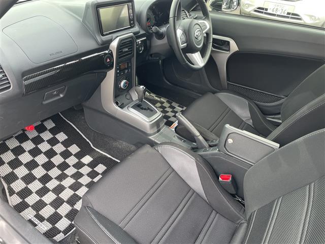 コペン ローブ　純正ナビ／フルセグＴＶ／ＣＤ／ＤＶＤ／Ｂｌｕｅｔｏｏｔｈ／ｉＰｏｄ　ＥＴＣ　バックカメラ　前席シートヒーター　ＭＴモード付ＡＴ　純正アルミホイール　純正フロアマット　フォグランプ（13枚目）